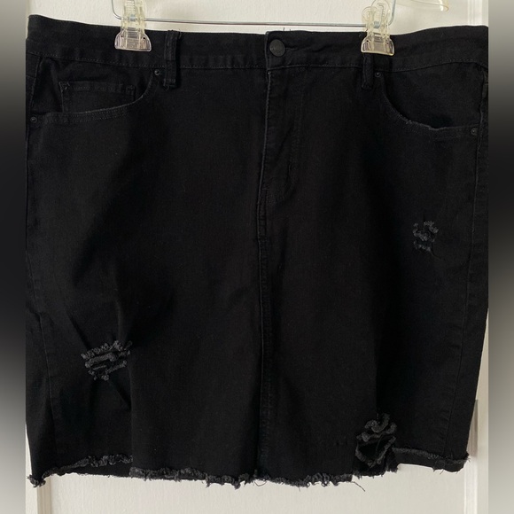 NEW Black Distressed Skirt - Picture 1 of 2